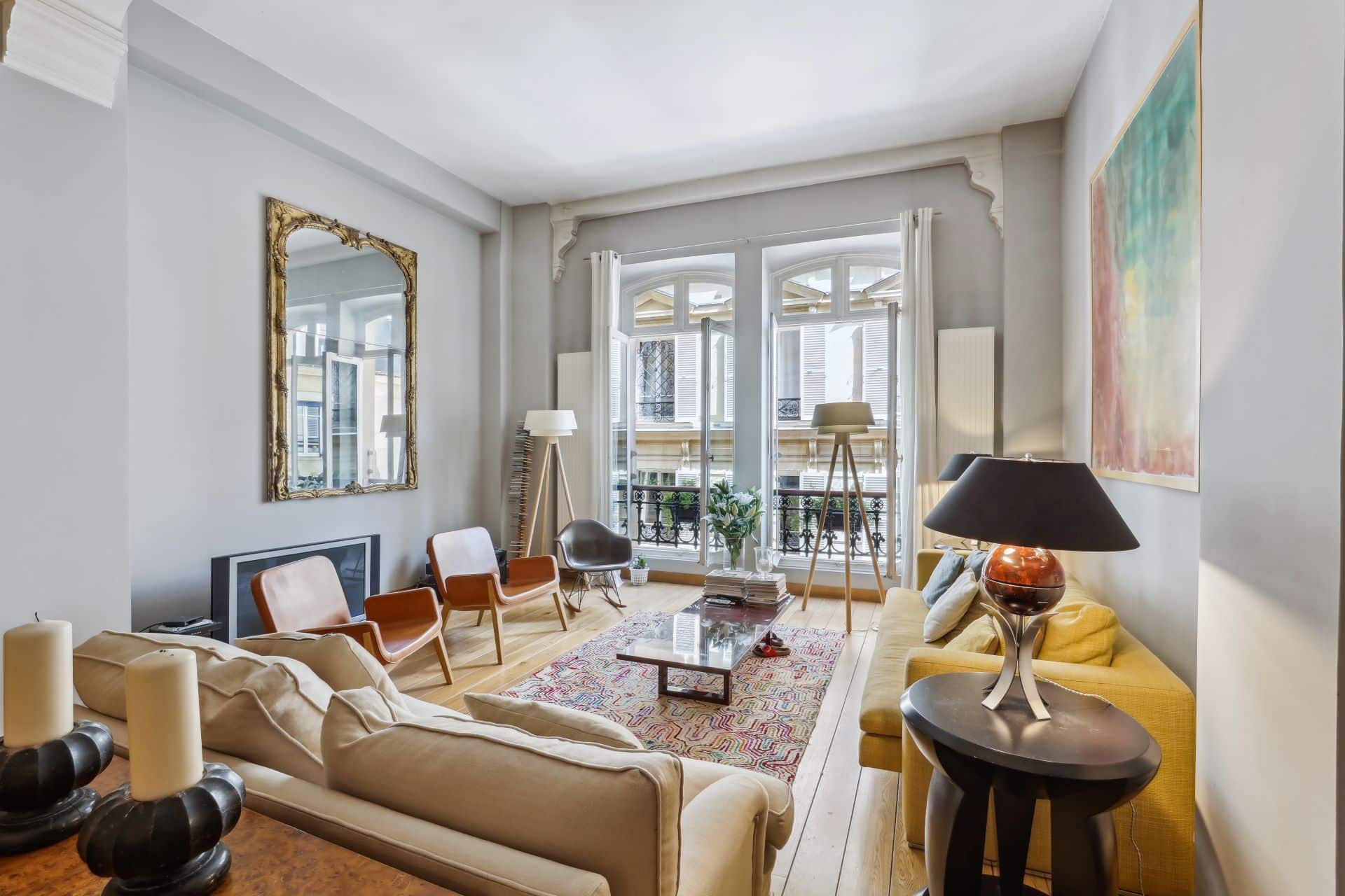 Lire la suite à propos de l’article Paris 9 – FERNAND – Cité Rougemont – Appartement de prestige de 147m2 avec 3 chambres et place de parking