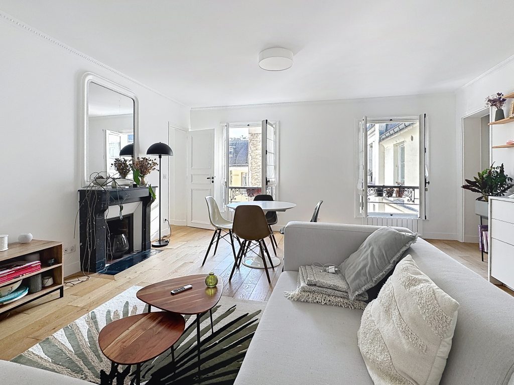 Appartement rénové 5è étage ascenseur